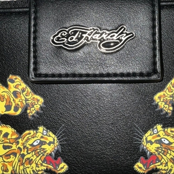 Ed Hardy Screaming Tigers Print Double Zip ZA ID Wallet Wristlet NWT Authentic